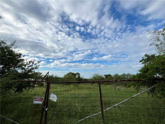 3 Acres of Residential Land for Sale in Kingsville, Texas