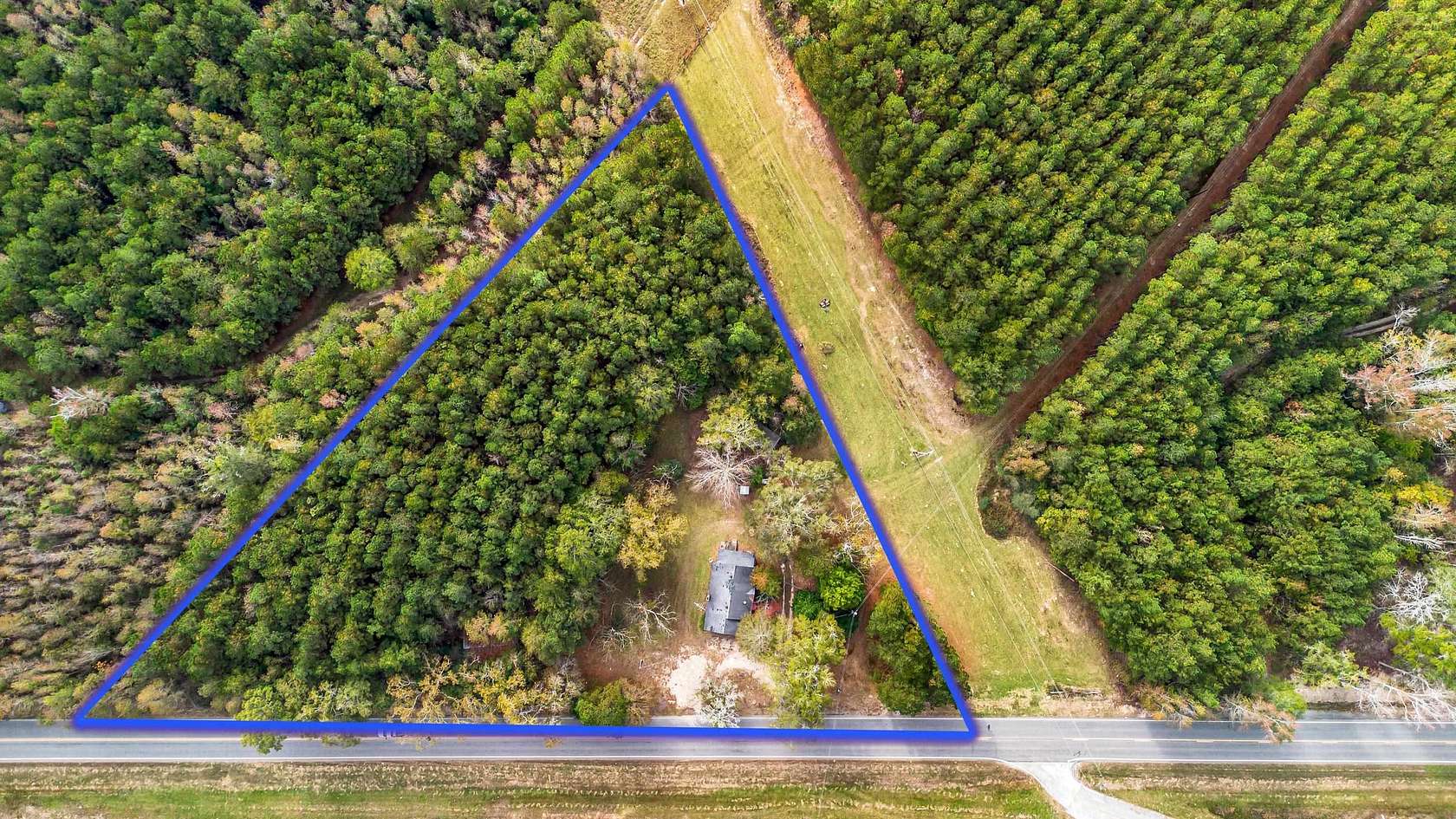 2.29 Acres of Residential Land with Home for Sale in Greensboro, Georgia