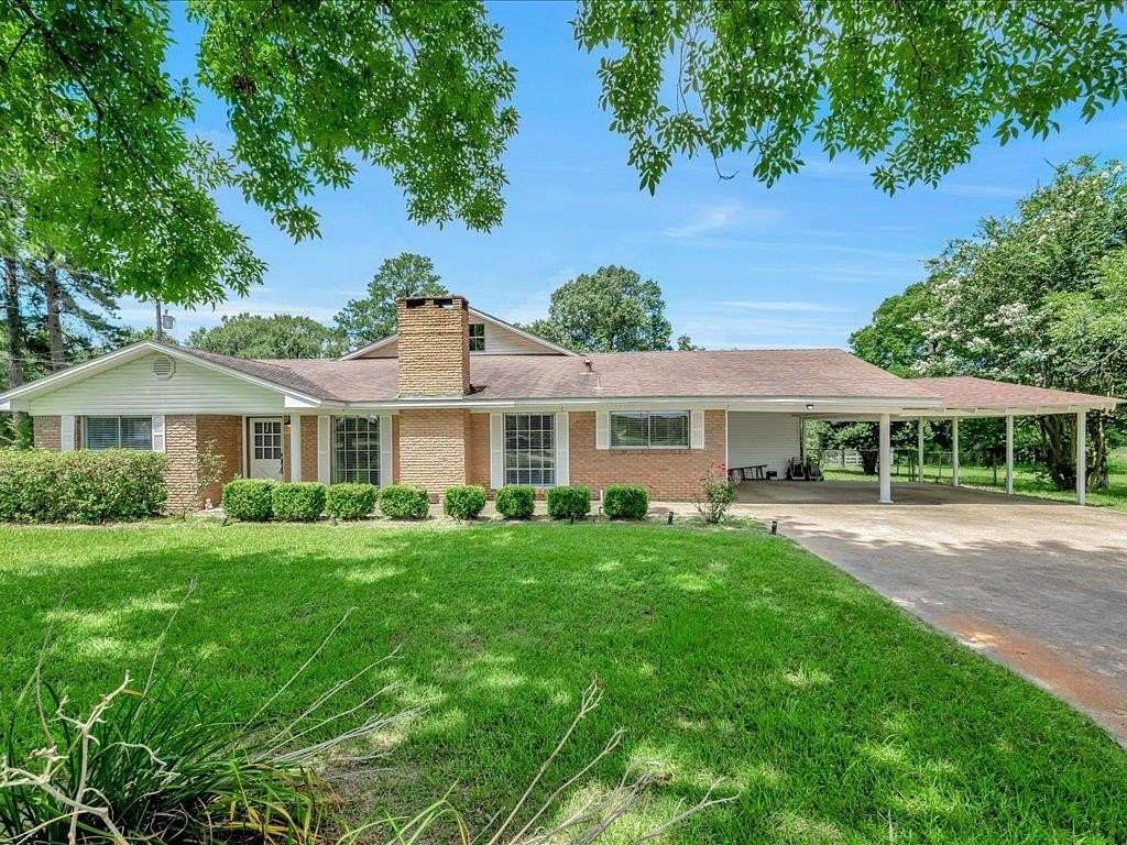 2.26 Acres of Residential Land with Home for Sale in Groveton, Texas