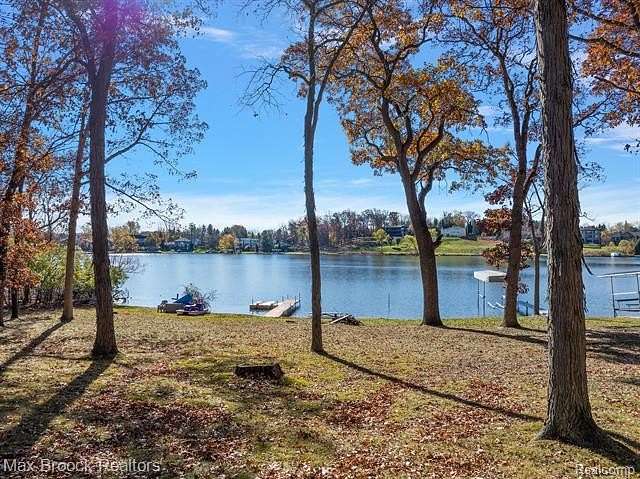 0.41 Acres of Residential Land for Sale in West Bloomfield, Michigan