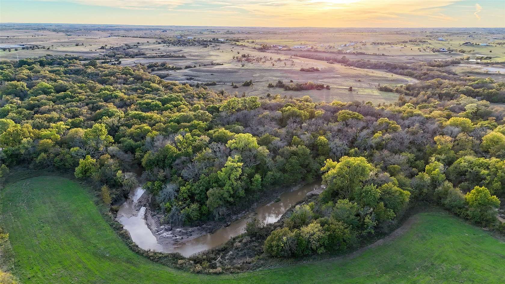 290 Acres of Land for Sale in Ponder, Texas