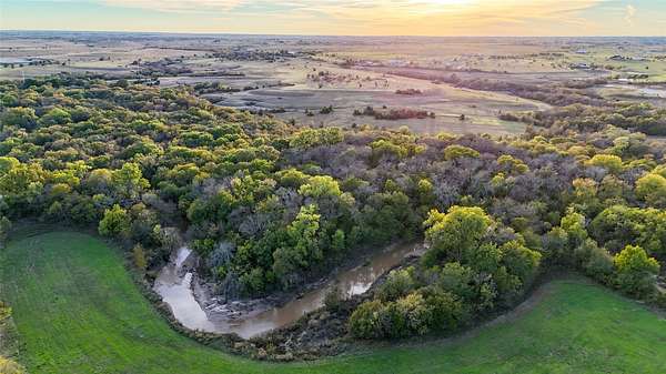 290 Acres of Land for Sale in Ponder, Texas