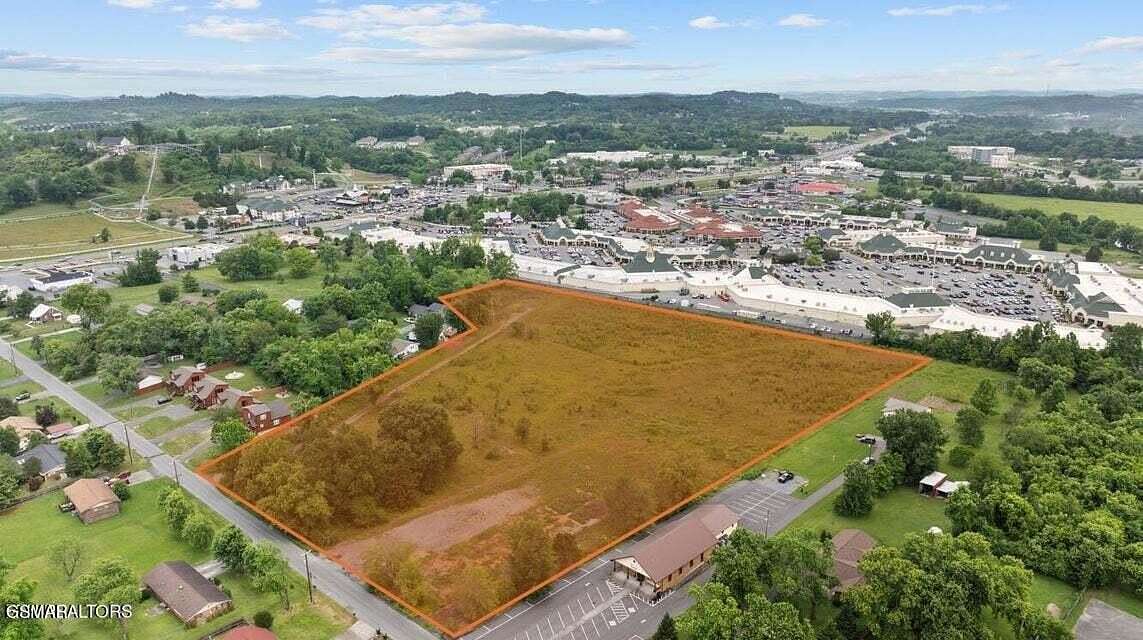 10.54 Acres of Commercial Land for Sale in Sevierville, Tennessee