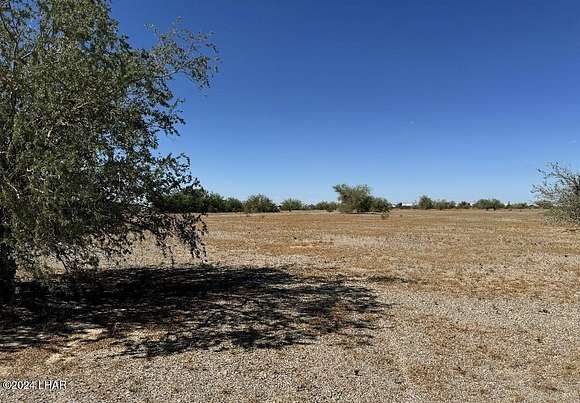 21.55 Acres of Land for Sale in Quartzsite, Arizona