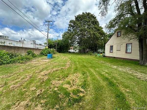 0.14 Acres of Residential Land for Sale in Dearborn Heights, Michigan