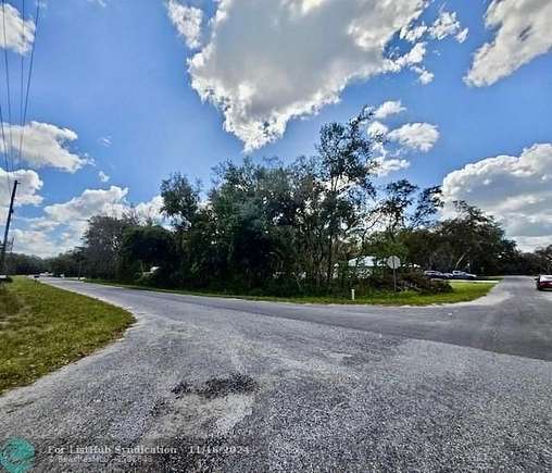 0.24 Acres of Residential Land for Sale in Ocklawaha, Florida