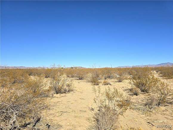 10.01 Acres of Land for Sale in Golden Valley, Arizona