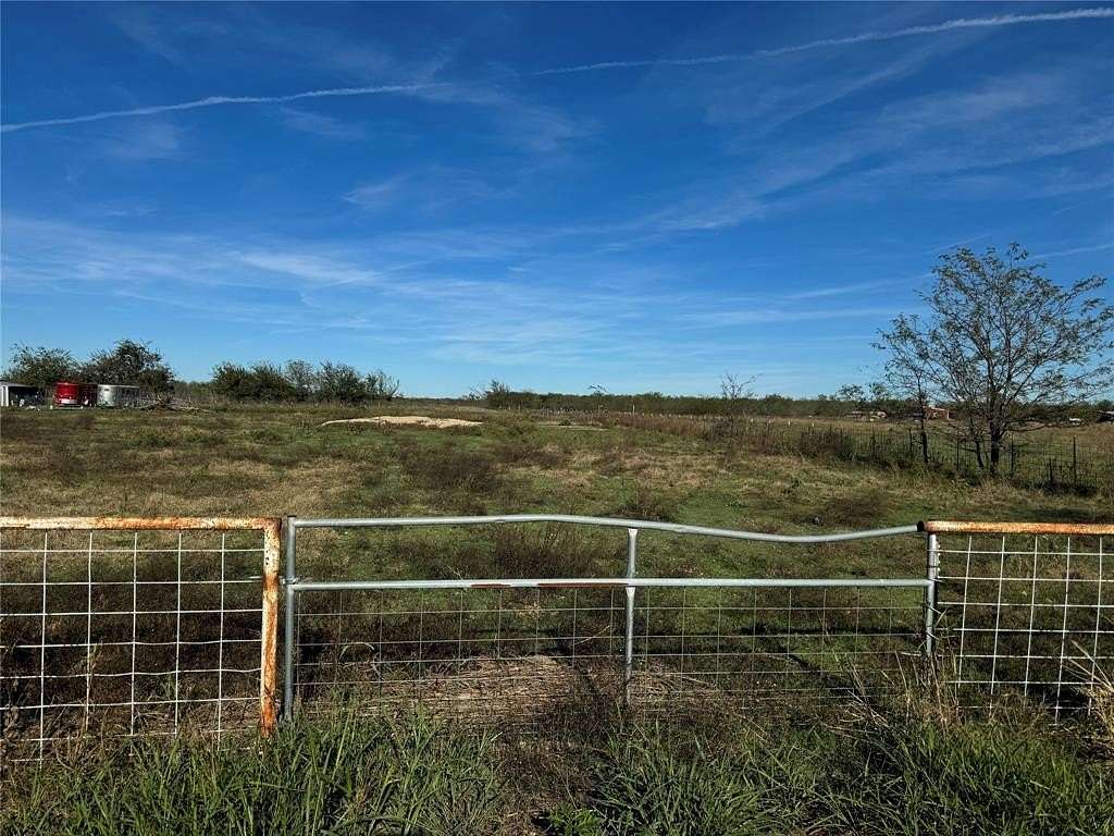 1.079 Acres of Land for Sale in Kaufman, Texas