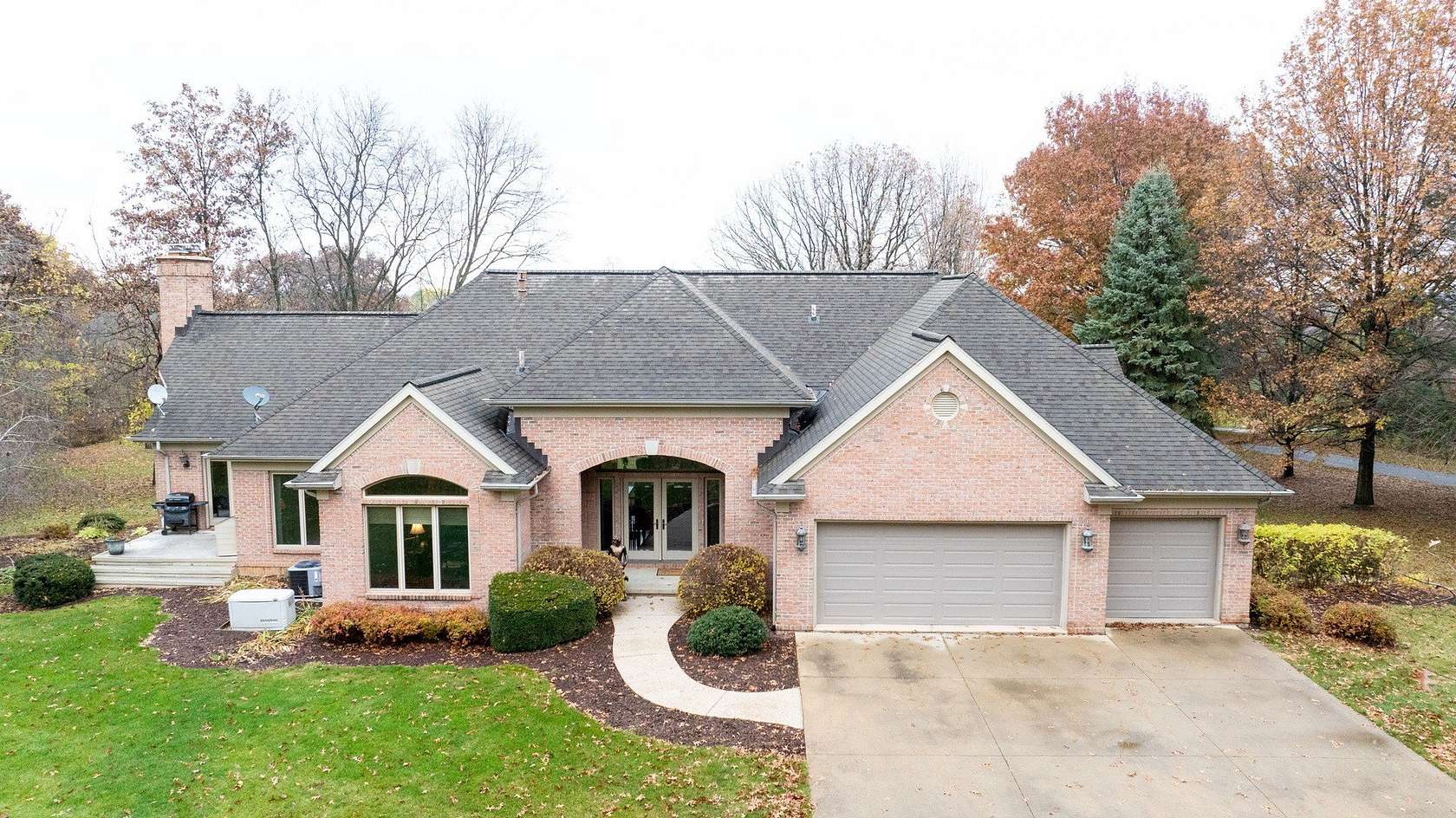 9.35 Acres of Residential Land with Home for Sale in Sterling, Illinois