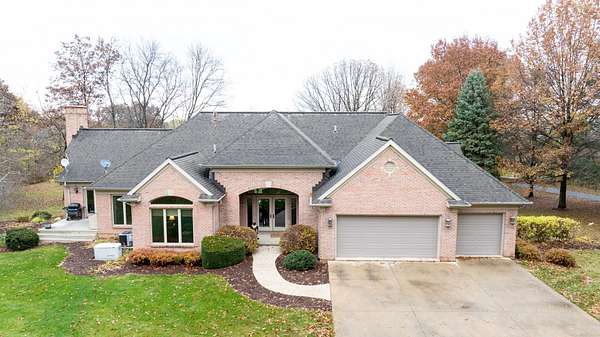 9.35 Acres of Residential Land with Home for Sale in Sterling, Illinois