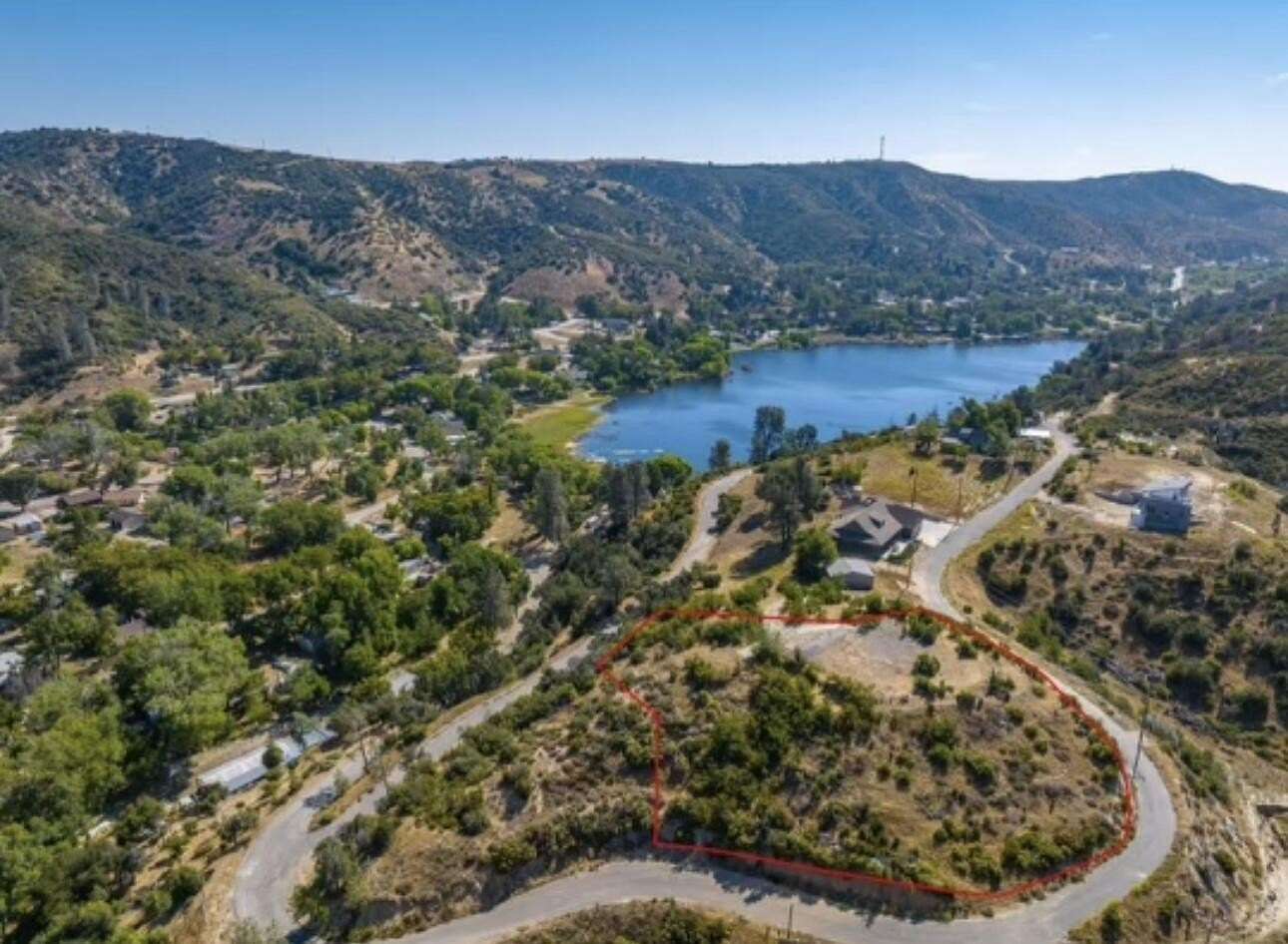 0.707 Acres of Residential Land for Sale in Lake Hughes, California