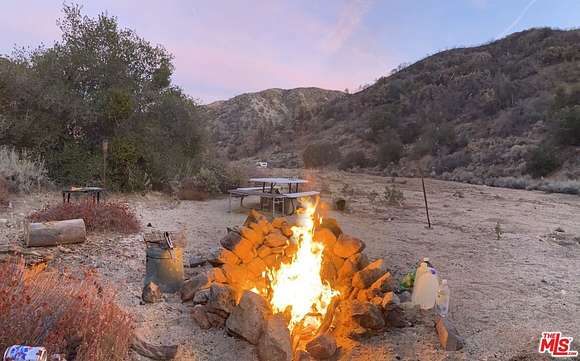 5.041 Acres of Land for Sale in Lake Hughes, California