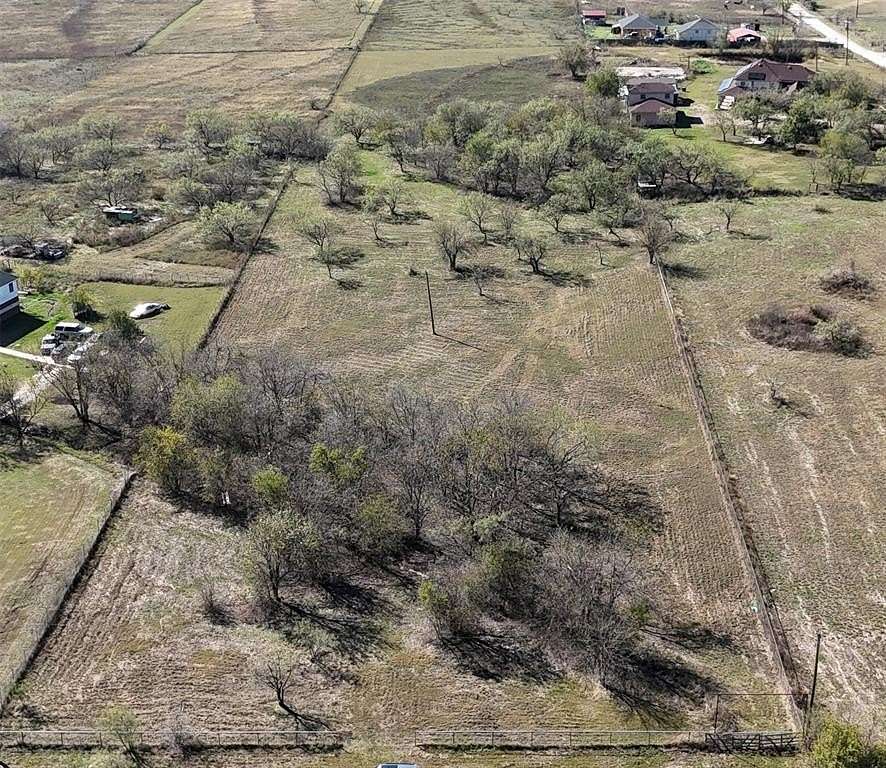 5 Acres of Land for Sale in Rice, Texas