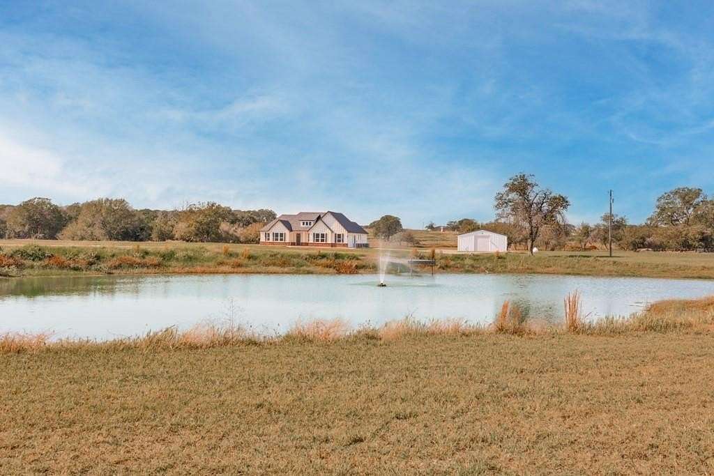 14.048 Acres of Recreational Land with Home for Sale in Boyd, Texas