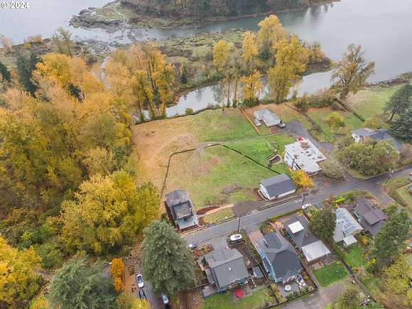 0.25 Acres of Residential Land for Sale in Milwaukie, Oregon