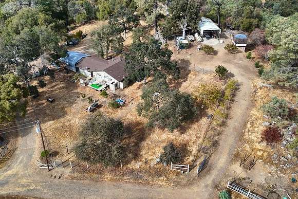 7.95 Acres of Residential Land with Home for Sale in Mariposa, California