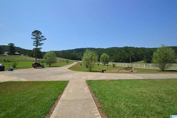 9 Acres of Residential Land with Home for Sale in Carbon Hill, Alabama