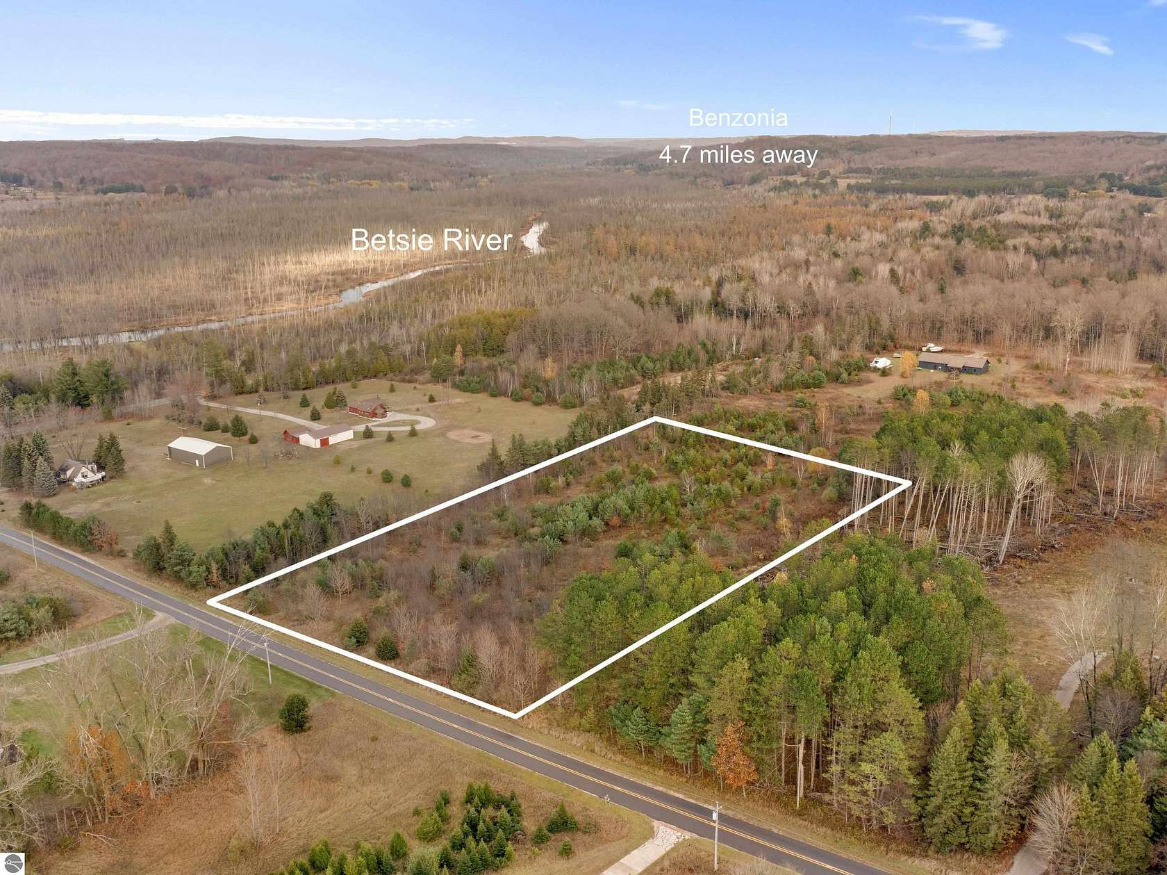 5 Acres of Residential Land for Sale in Frankfort, Michigan