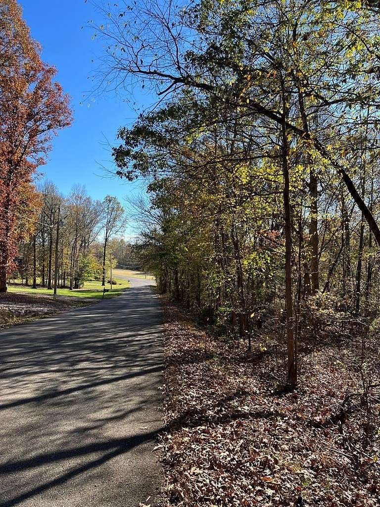 2 Acres of Residential Land for Sale in Paris, Tennessee