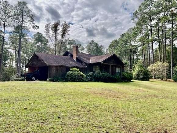 8.98 Acres of Residential Land with Home for Sale in Cairo, Georgia