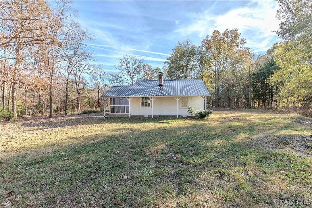 2.2 Acres of Residential Land with Home for Sale in Farmville, Virginia