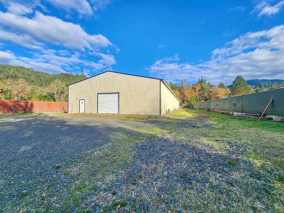 15.97 Acres of Land with Home for Sale in Selma, Oregon