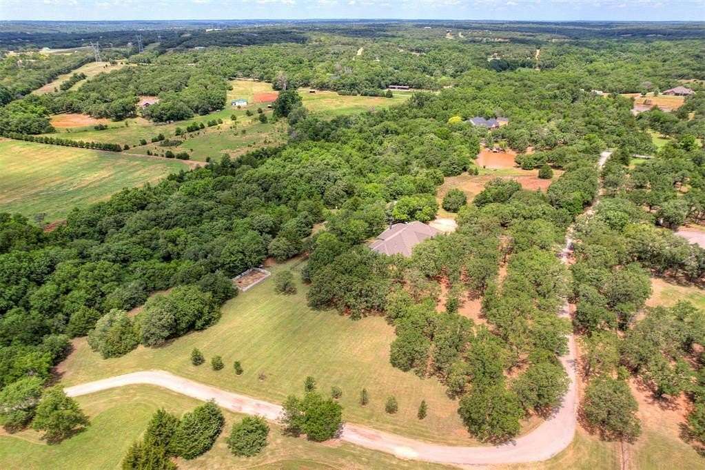 10 Acres of Residential Land with Home for Sale in Arcadia, Oklahoma