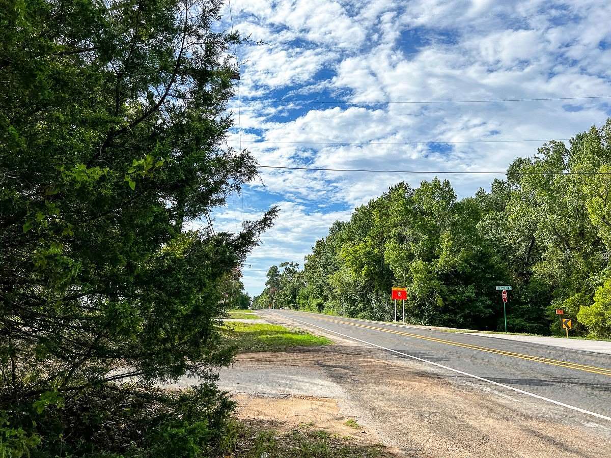 28 Acres of Land for Sale in Huntsville, Texas