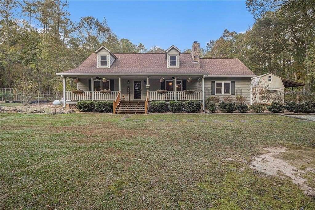 5 Acres of Residential Land with Home for Sale in Tyrone, Georgia