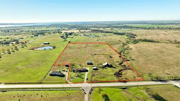 9 Acres of Land with Home for Lease in Valley View, Texas