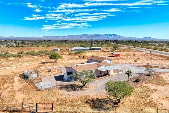 4.01 Acres of Residential Land with Home for Sale in Sierra Vista, Arizona