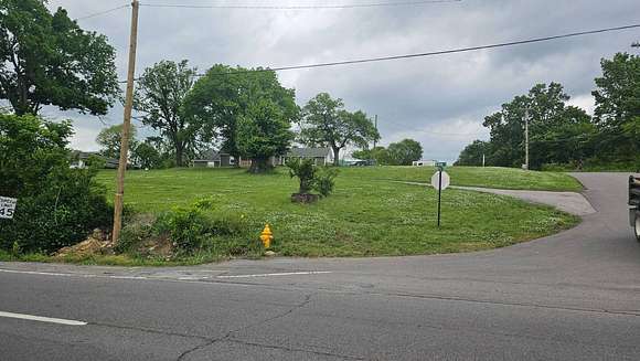 4.6 Acres of Improved Mixed-Use Land for Sale in Hendersonville, Tennessee