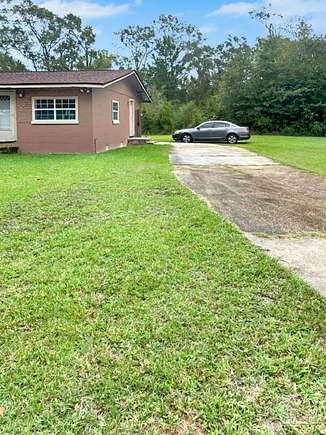 2.25 Acres of Residential Land with Home for Sale in Molino, Florida