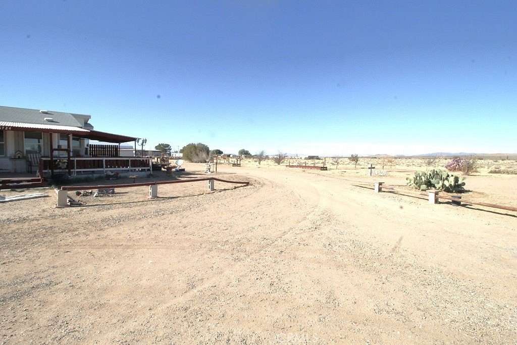 2.64 Acres of Residential Land with Home for Sale in Hinkley, California