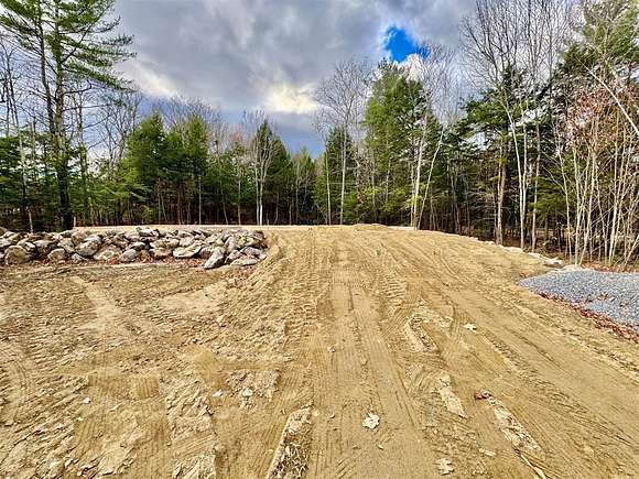 2.25 Acres of Residential Land with Home for Sale in West Gardiner Town, Maine