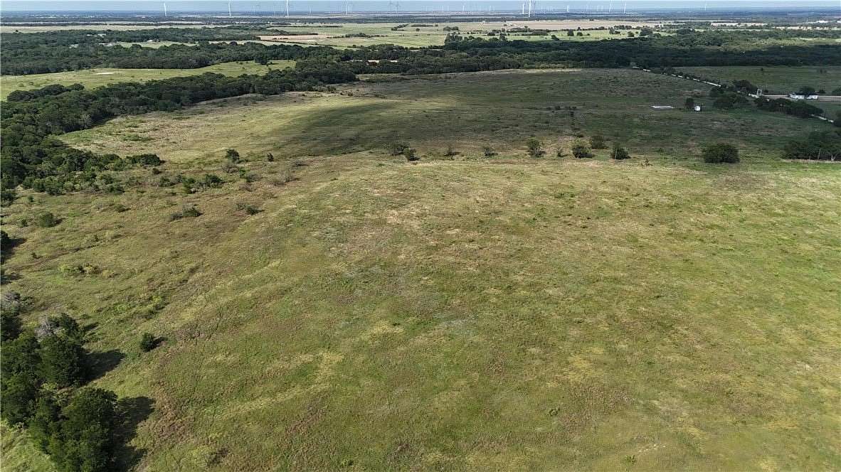 10.01 Acres of Land for Sale in Hubbard, Texas