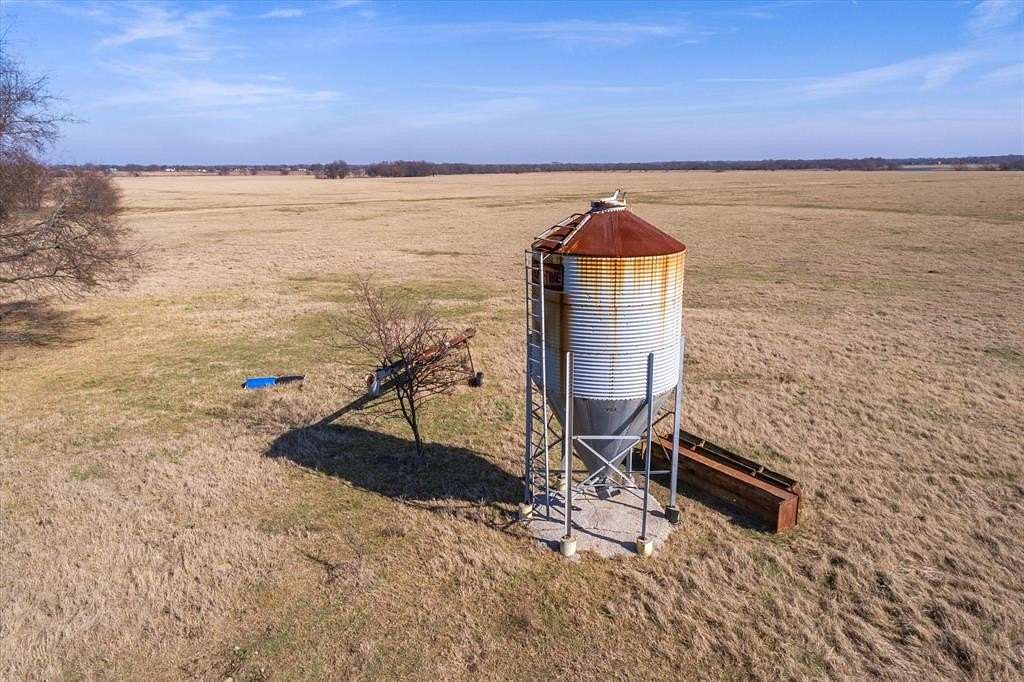 210 Acres of Agricultural Land for Sale in Wills Point, Texas