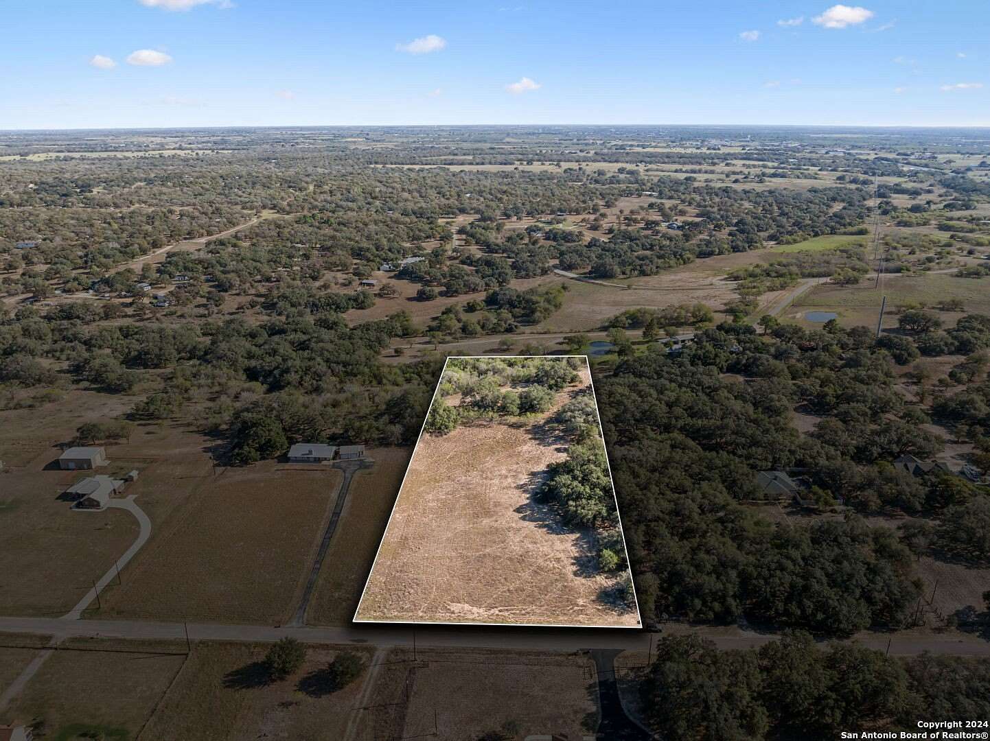 5 Acres of Residential Land for Sale in Floresville, Texas