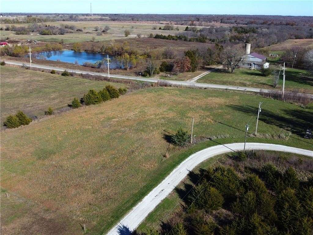 1.63 Acres of Residential Land for Sale in Linn Valley, Kansas