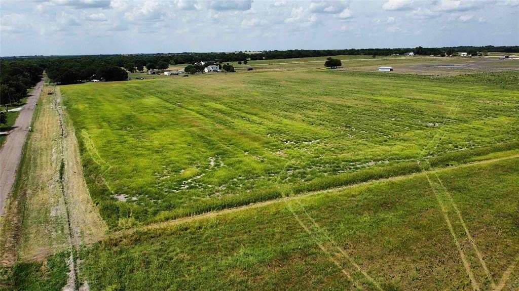 4.824 Acres of Land for Sale in Commerce, Texas