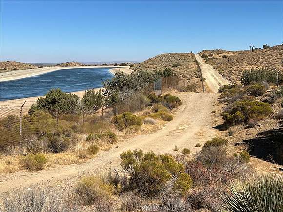 3 Acres of Land for Sale in Palmdale, California