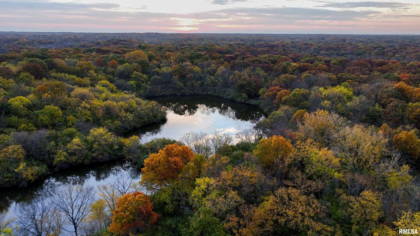 177 Acres of Recreational Land & Farm for Sale in Victoria, Illinois