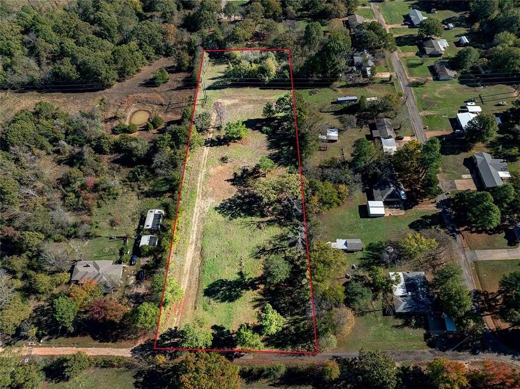 3.34 Acres of Residential Land for Sale in Paris, Texas