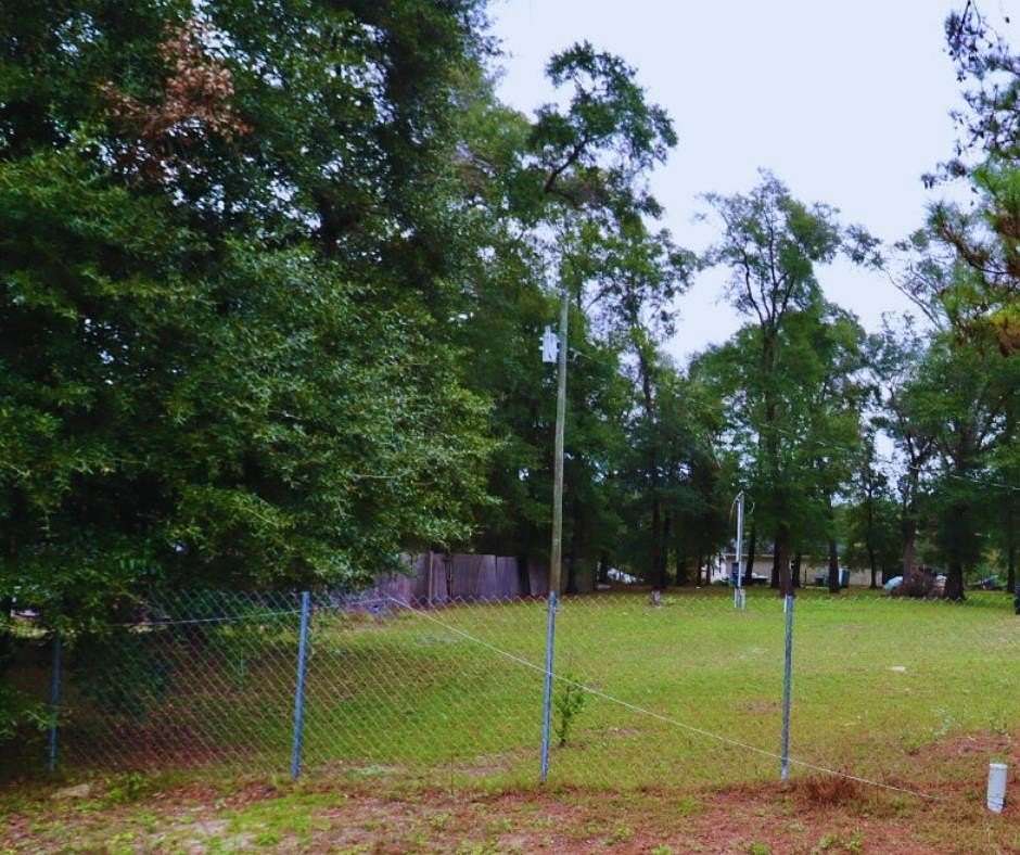 0.45 Acres of Residential Land for Sale in Midway, Florida