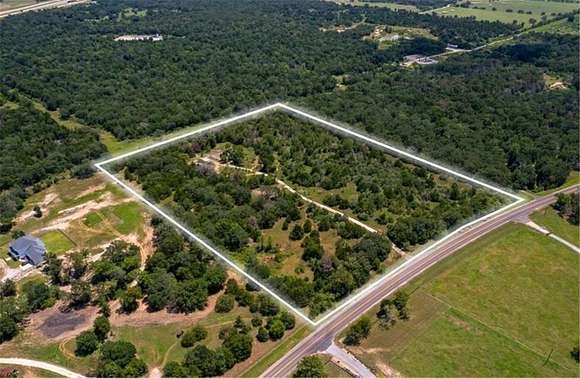 12.416 Acres of Land for Sale in Navasota, Texas