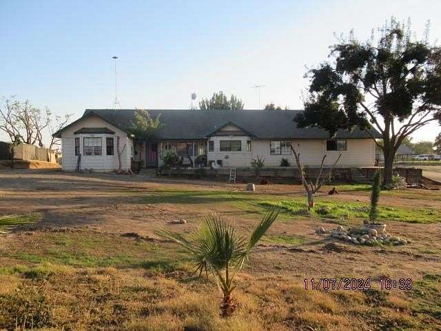 2.29 Acres of Residential Land with Home for Sale in Madera, California