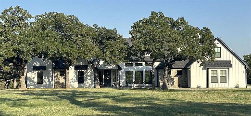 69.02 Acres of Agricultural Land with Home for Sale in Alvord, Texas