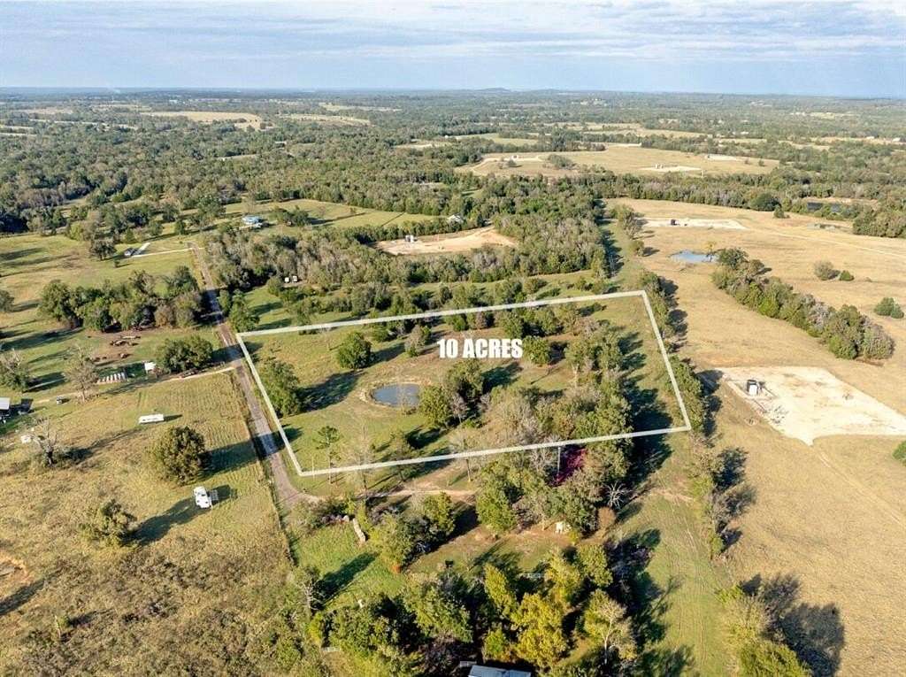 10 Acres of Recreational Land for Sale in Fairfield, Texas