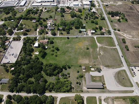 7.89 Acres of Residential Land for Sale in Hudson Oaks, Texas