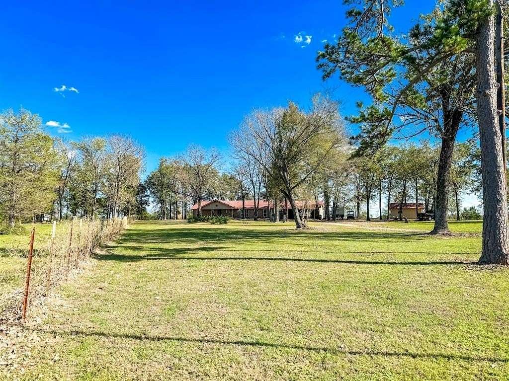 2.54 Acres of Residential Land with Home for Sale in Fairfield, Texas